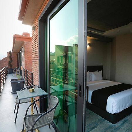 M 1 T Hotel Τυφλίδα Εξωτερικό φωτογραφία