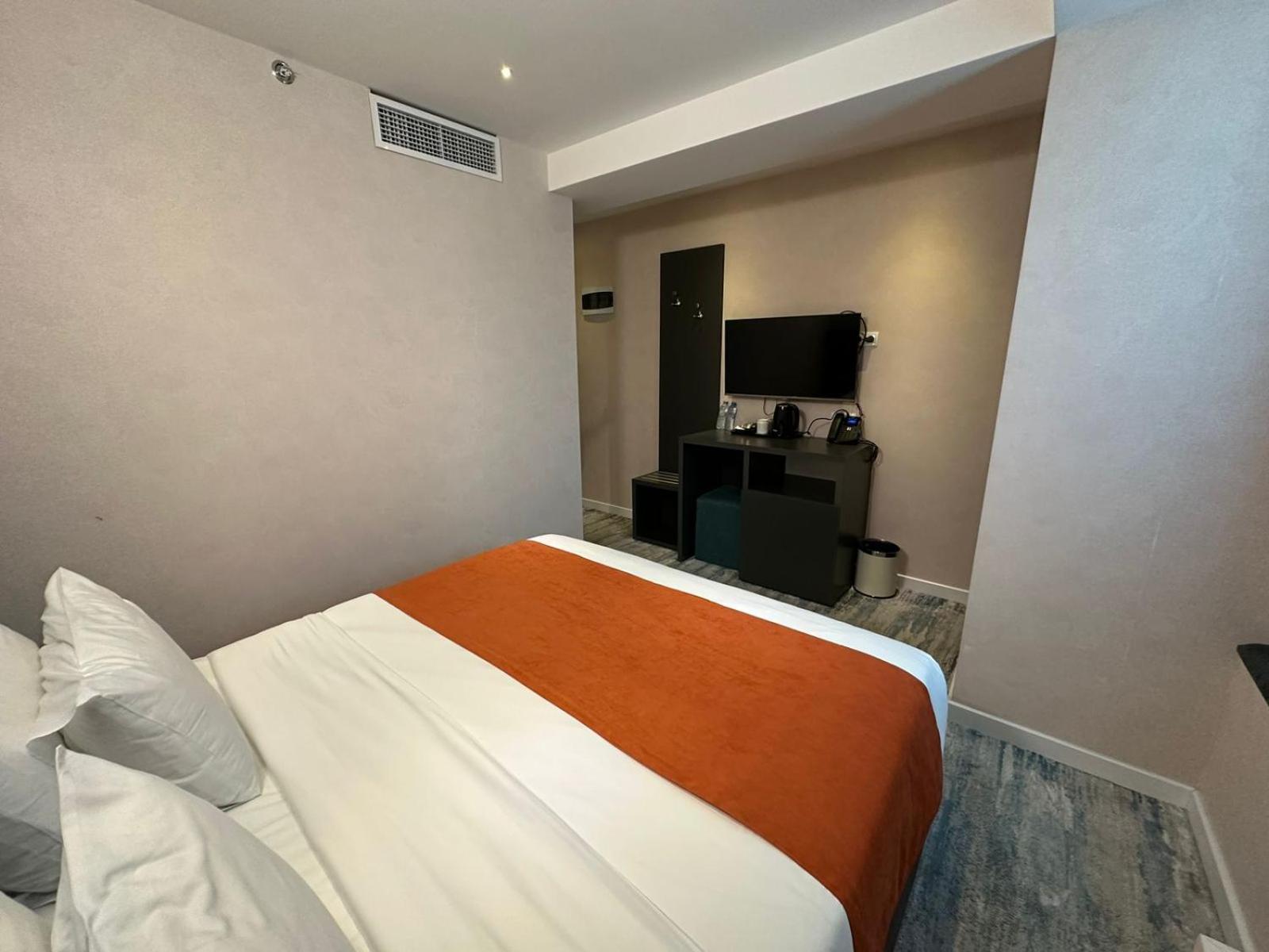 M 1 T Hotel Τυφλίδα Εξωτερικό φωτογραφία