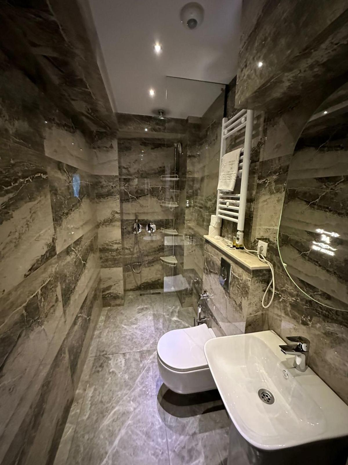 M 1 T Hotel Τυφλίδα Εξωτερικό φωτογραφία
