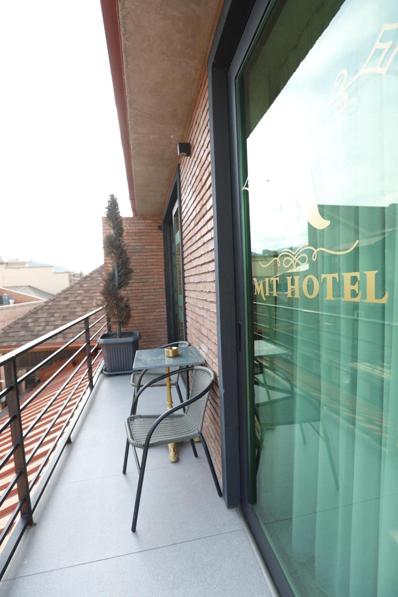 M 1 T Hotel Τυφλίδα Εξωτερικό φωτογραφία