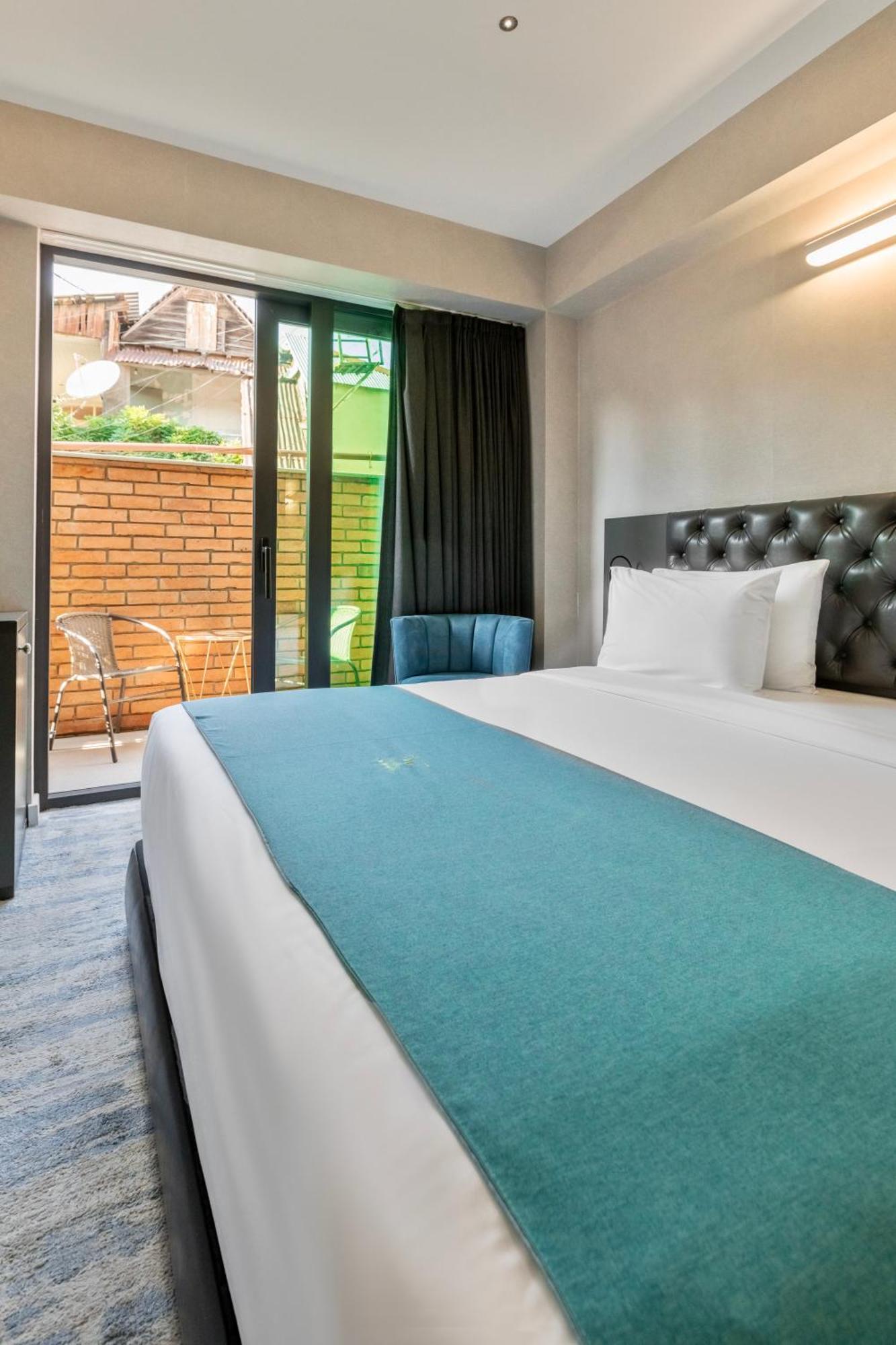 M 1 T Hotel Τυφλίδα Εξωτερικό φωτογραφία