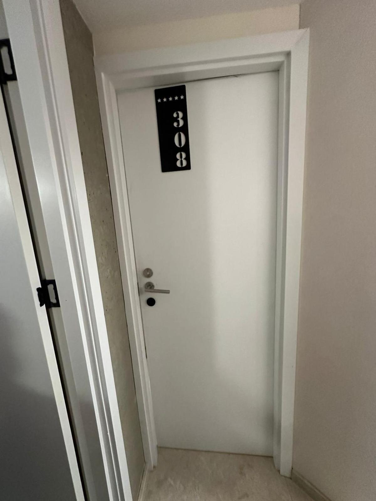 M 1 T Hotel Τυφλίδα Εξωτερικό φωτογραφία