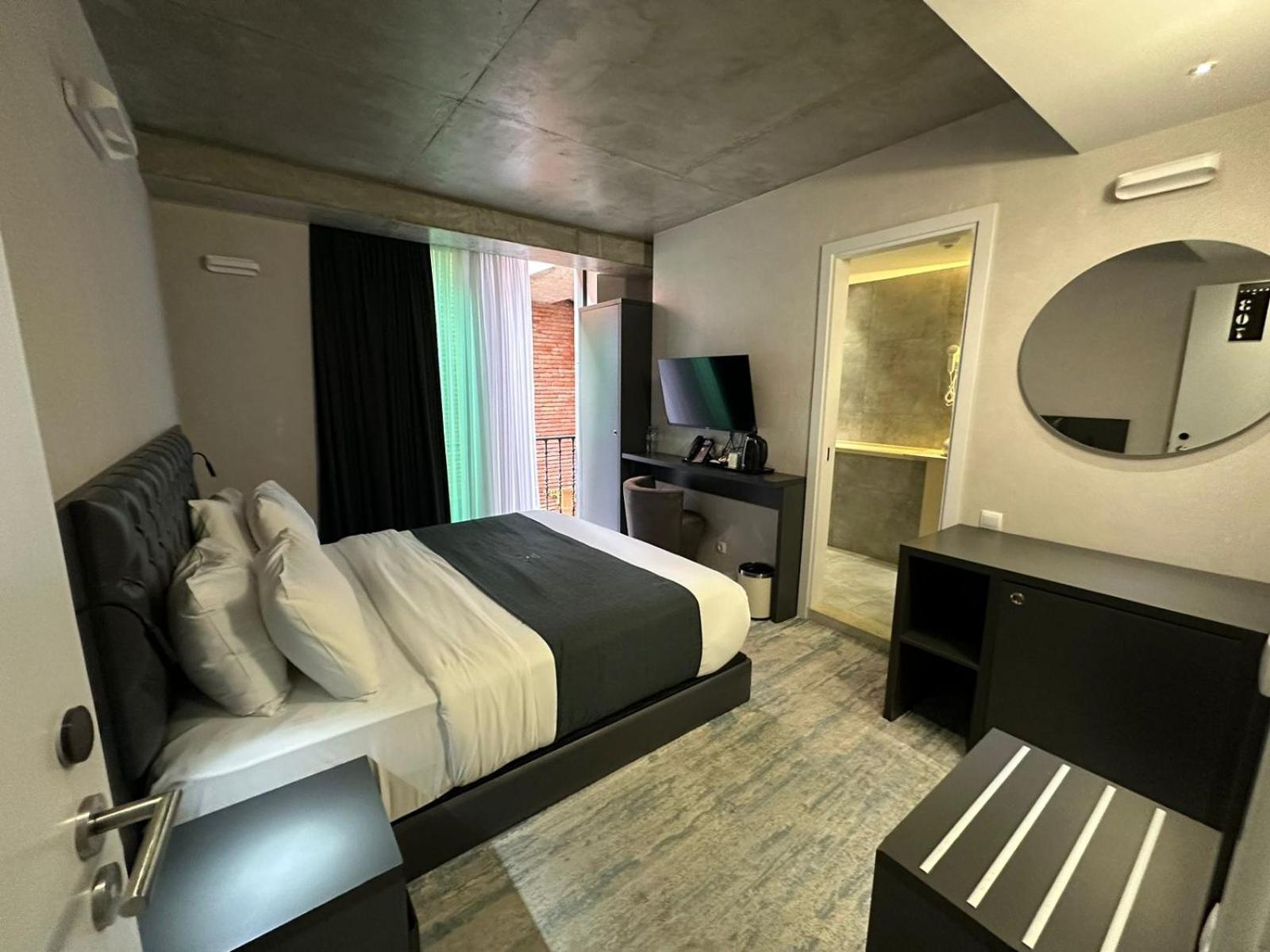 M 1 T Hotel Τυφλίδα Εξωτερικό φωτογραφία